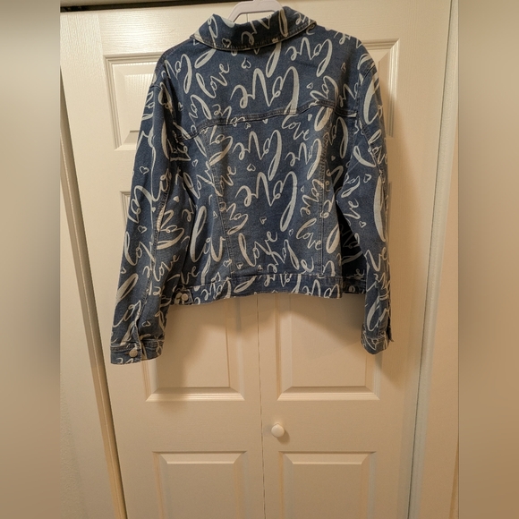 NWT Love Print Stretch Jean Jacket ❤️ - Picture 9 of 12